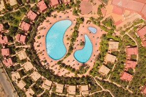 Outdoor pool - Corralejo Dona Laura private Wi-Fi, porch and pool. Tranquility and comfort (Corralejo)