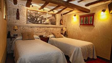 Phòng đôi (Monasterio de San Prudencio) | 1 phòng ngủ, két bảo mật tại phòng, trang trí khác biệt