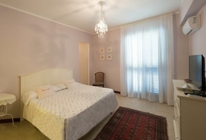 Desk, soundproofing, free cots/infant beds, free WiFi - Casa Mathea (Castelmola)