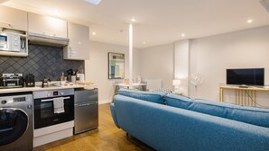 Family Duplex, 1 King Bed with Sofa bed, Patio - CitySpace Leicester Square (London)