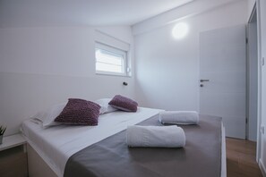 1 bedroom, in-room safe, iron/ironing board, free WiFi - Deluxe Apartment with Pool and Free WIFI (Novalja)