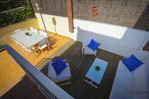 Outdoor dining - BRUSELAS Terraced House (Cambrils)