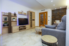 TV - BRUSELAS Terraced House (Cambrils)