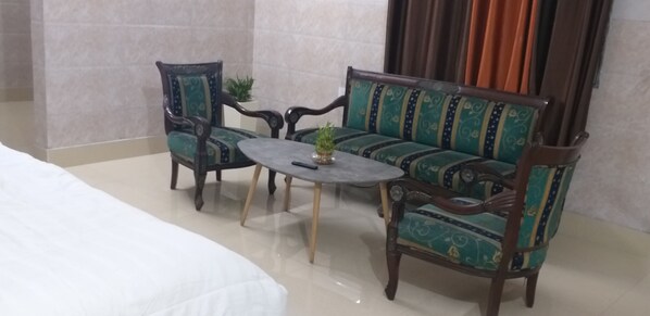 1 bedroom - Tastefully designed spacious room (New Delhi)