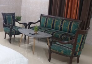 Interior - Tastefully designed spacious room (New Delhi)