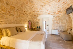 Apartment, 1 Bedroom | Premium bedding, minibar, desk, cribs/infant beds - Masseria Castelluzzo (Ceglie Messapica)