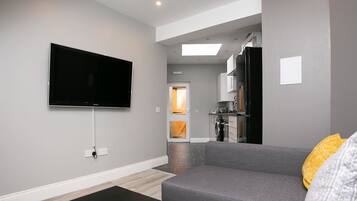 Rumah Kota, 3 kamar tidur | Area keluarga | TV layar datar