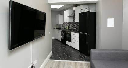 11 College Place North