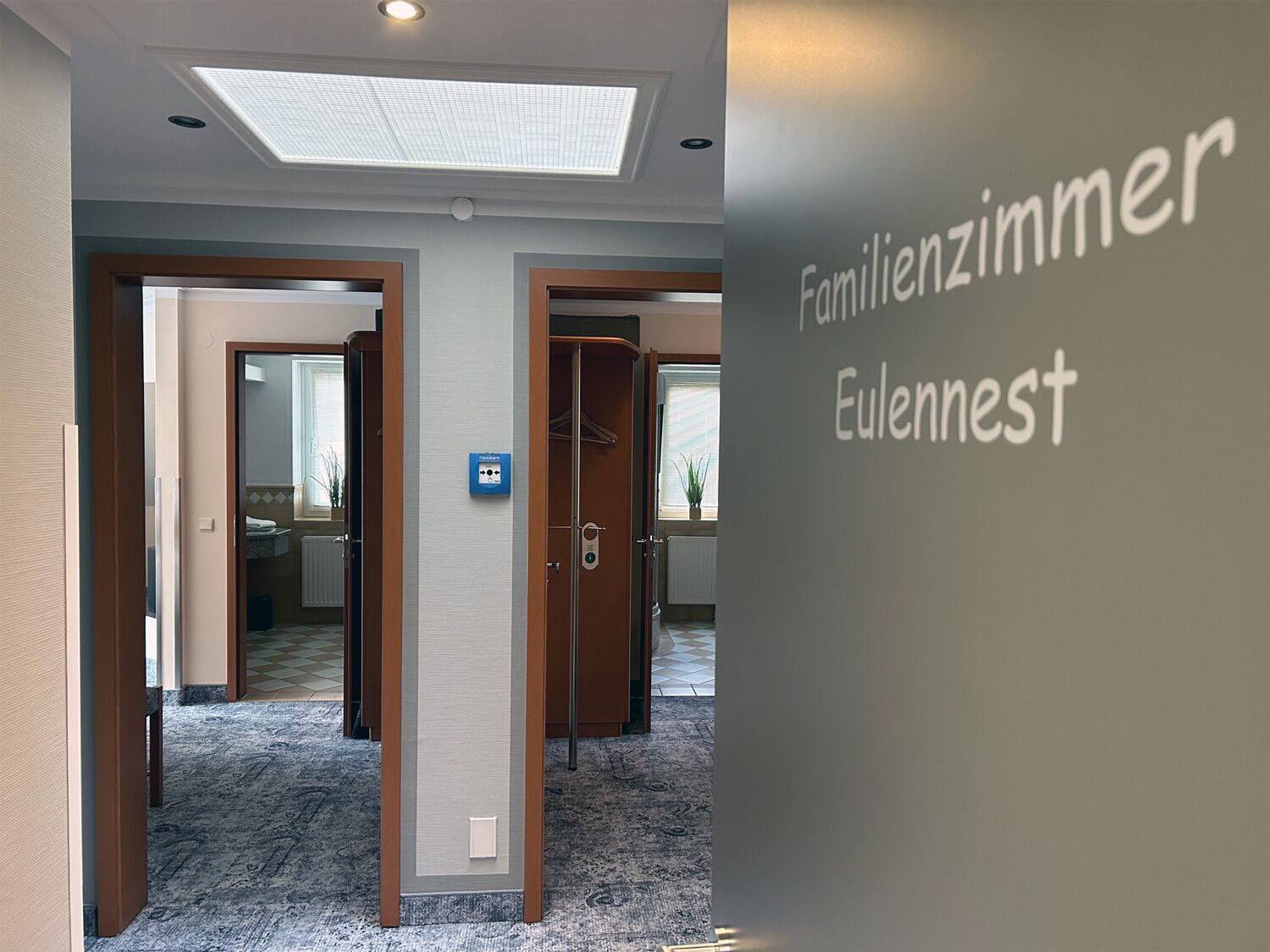 comfort quadruple room | 1 bedroom, individually decorated, individually furnished, desk