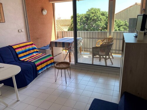 T2 apartment 300m from the beach