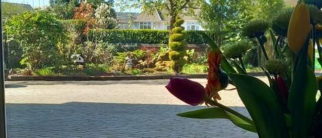 Comfort House, Multiple Beds, Garden View | Living area