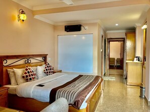 Superior Double Room, 1 Queen Bed, Mountain View