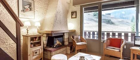 Télévision, cheminée