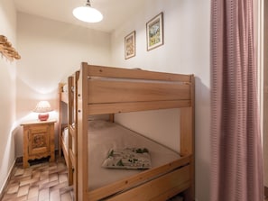 1 habitación y ropa de cama