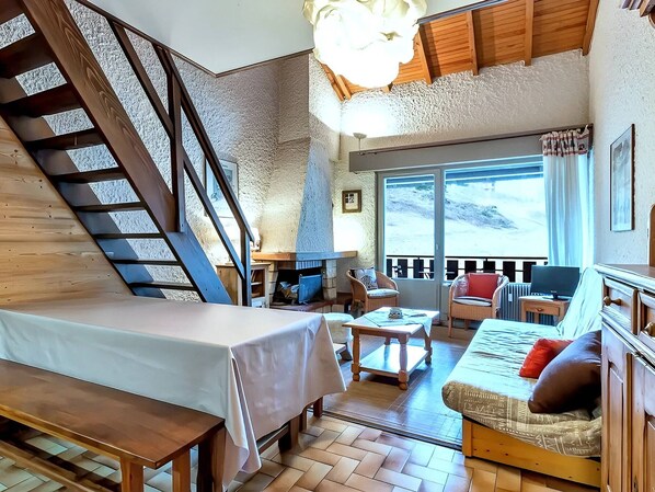 Interior - Spacious central apartment, ski-in/ski-out, pets allowed, parking, for 6 guests (La Clusaz)