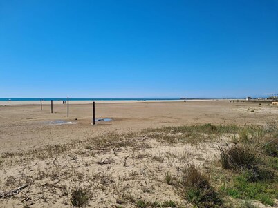 Studio 50m from the beach