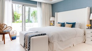 3 dormitorios, caja fuerte, tabla de planchar con plancha