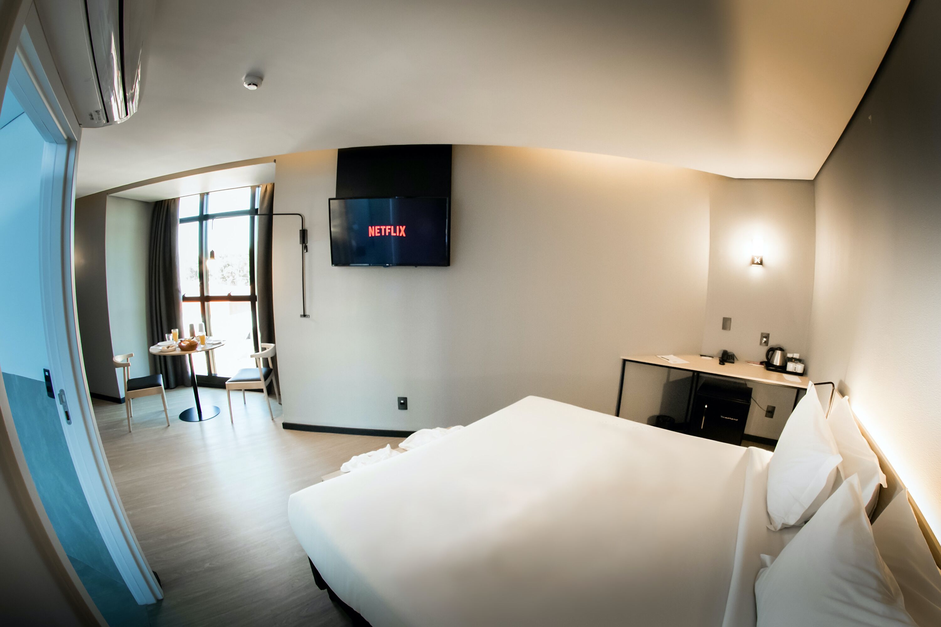 suite | 1 bedroom, minibar, desk, laptop workspace