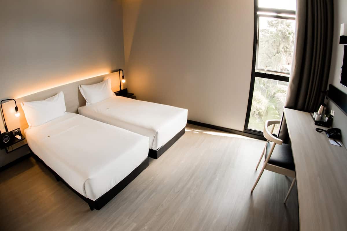 1 Schlafzimmer, Minibar, Schreibtisch, laptopgeeigneter Arbeitsplatz