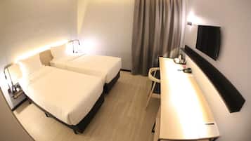 1 bedroom, minibar, desk, laptop workspace