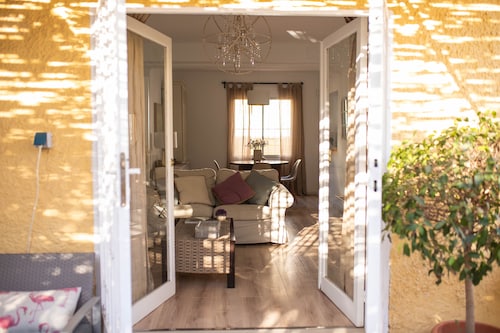 Charming house with private pool, garden, shade areas & bbq