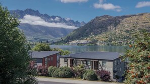 Exterior - Marina Apartment 406 Waterfront views (Queenstown)