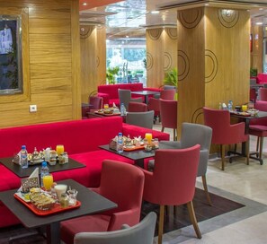 Café da manhã continental grátis todos os dias