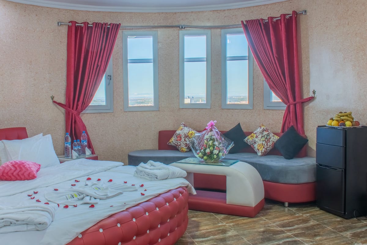 Junior Suite, 1 Double Bed | Desk, blackout curtains, free WiFi, bed sheets
