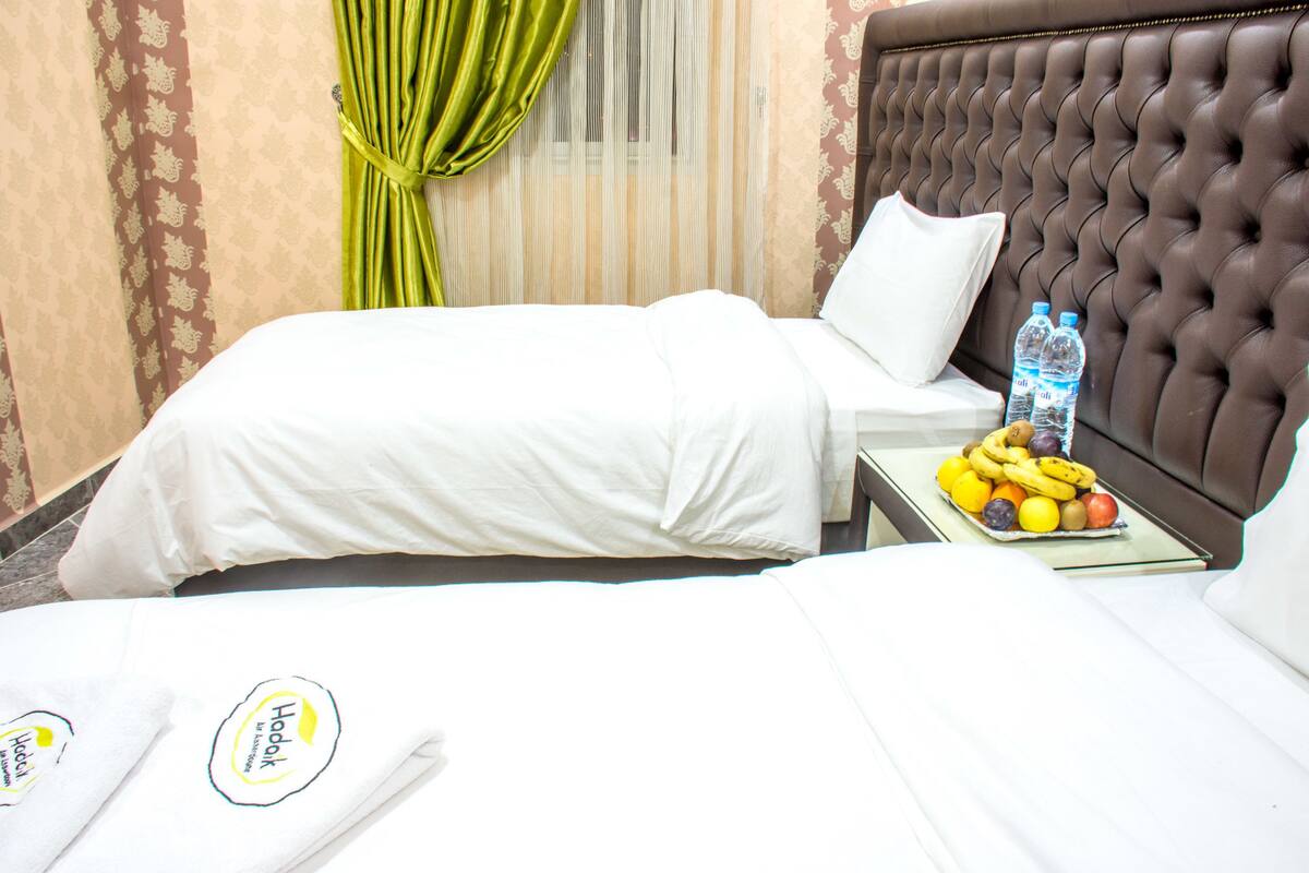 Twin Room, 2 Single Beds | Desk, blackout curtains, free WiFi, bed sheets