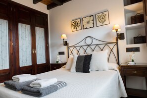 4 bedrooms, iron/ironing board, travel cot, WiFi