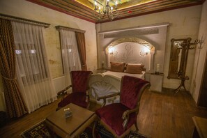 Economy-Doppelzimmer | Hochwertige Bettwaren, Minibar, Zimmersafe, Schreibtisch