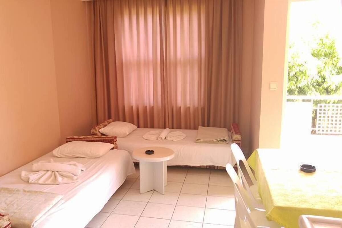 1 bedroom, desk, free WiFi