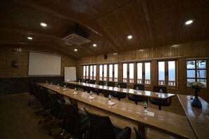 Business centre - The Peru Resort by Xtreeme (Dhanaulti)