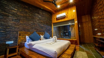 Cortinas blackout, sistema de insonorización y ropa de cama