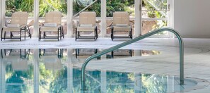 Piscine couverte, piscine extérieure (ouverte en saison)