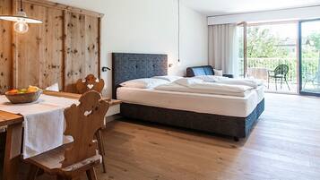 Ropa de cama hipoalergénica, colchones con efecto memoria y minibar