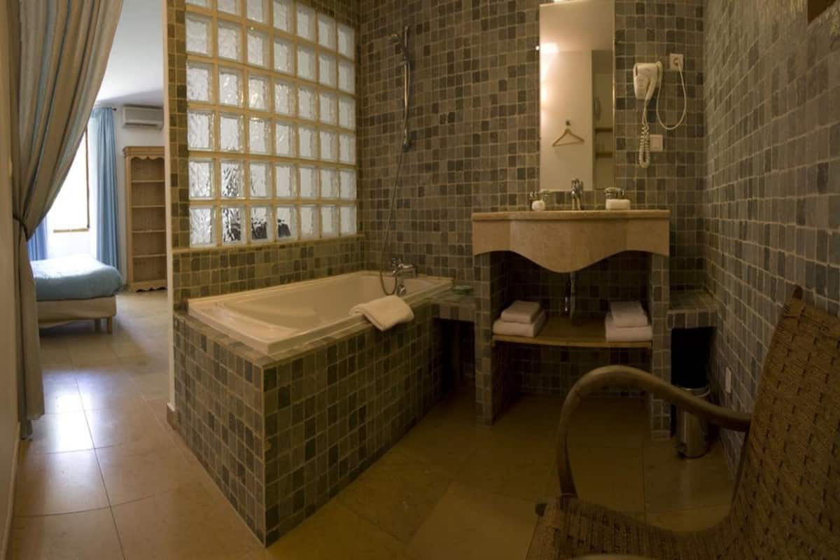 free toiletries, hair dryer, towels