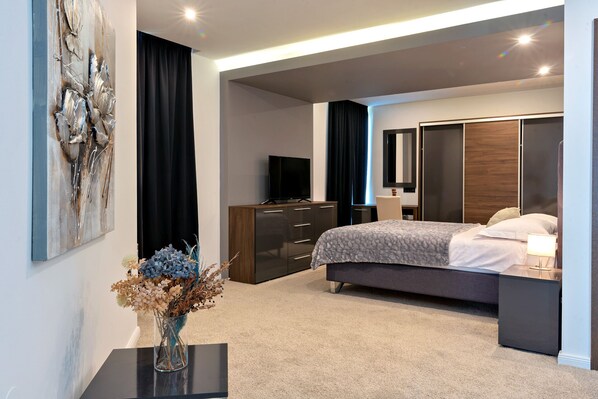 Deluxe Penthouse | Desk, laptop workspace, blackout drapes, free WiFi - Hotel Park Superior (Cakovec)