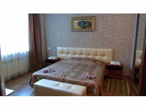 Standard Twin Room | Free WiFi, bed sheets - Hotel Uman (Uman)