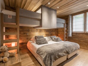 3 bedrooms, free WiFi, bed sheets