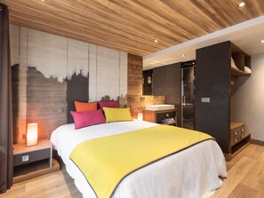 3 bedrooms, free WiFi, bed sheets - Luxury Apartment, Prime Location, Ski-in/Ski-out, Heart of La Clusaz (La Clusaz)