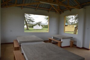 Spécialités Cuisine locale et internationale