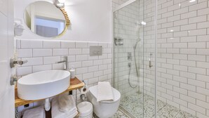 Kanavice | Bathroom | Shower, rainfall showerhead, hair dryer, slippers
