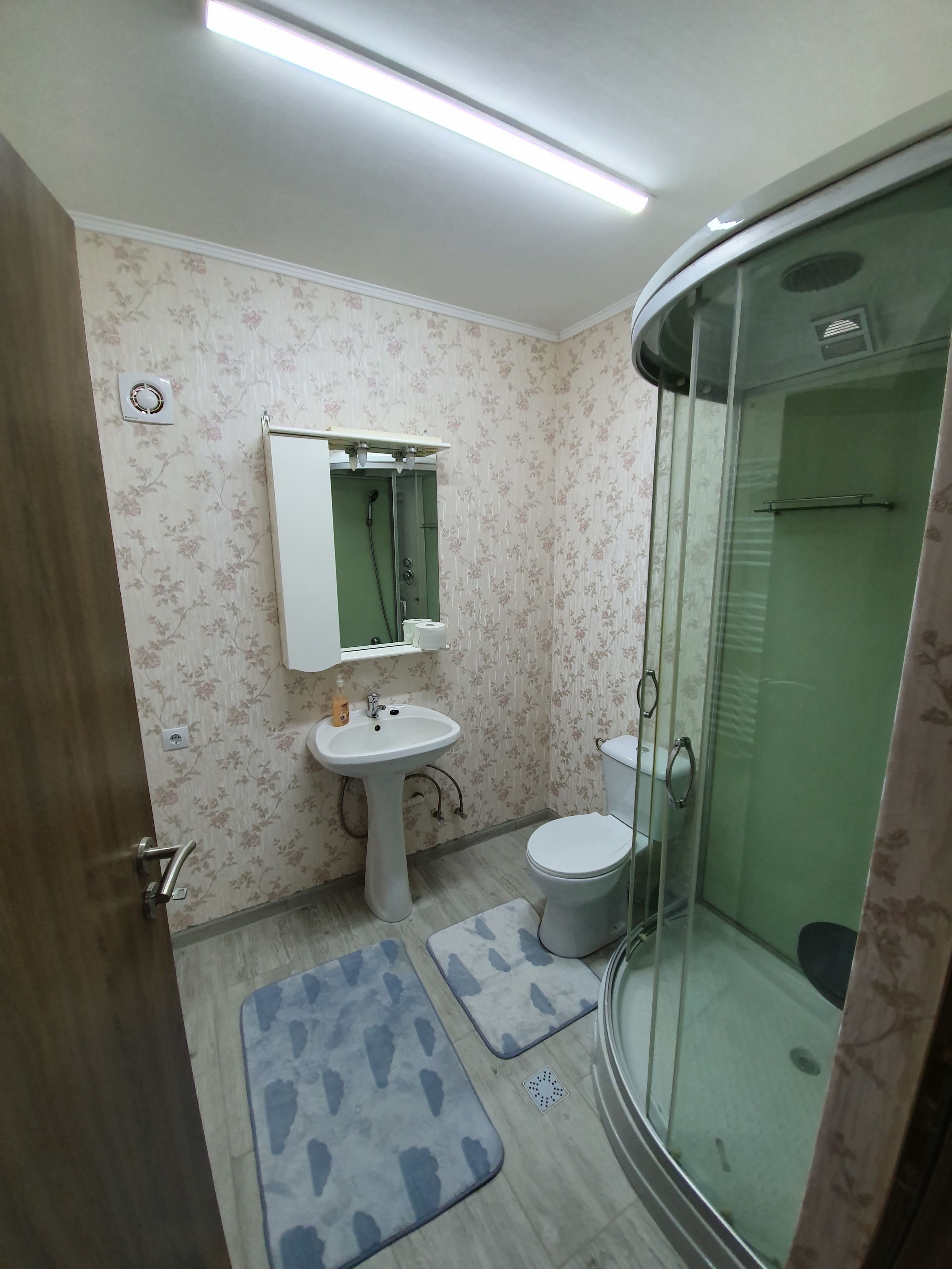 Apartment, 3 Bedrooms | Bathroom | Shower, free toiletries, hair dryer, towels
