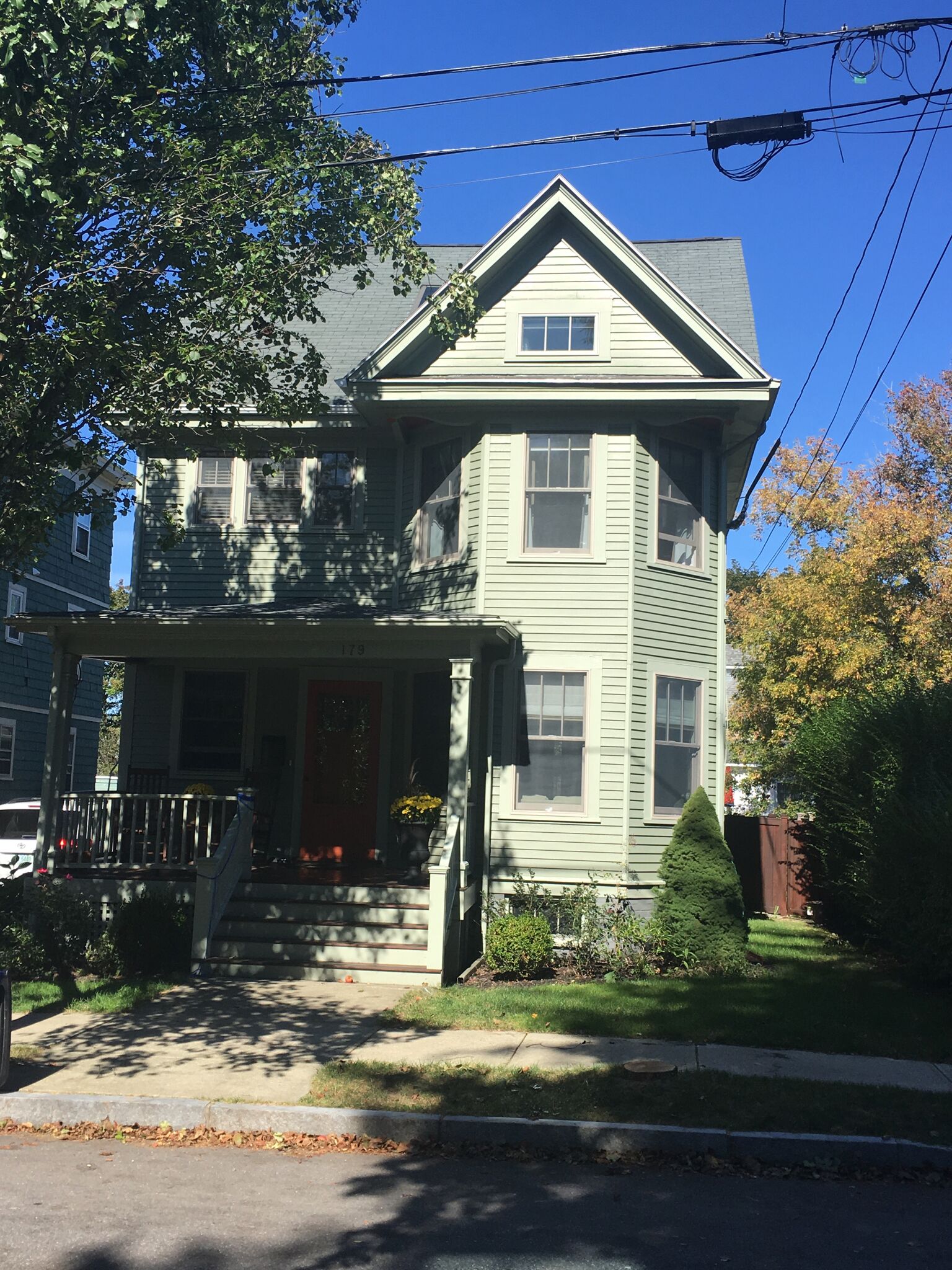 Stunning Portsmouth Home close to everything!