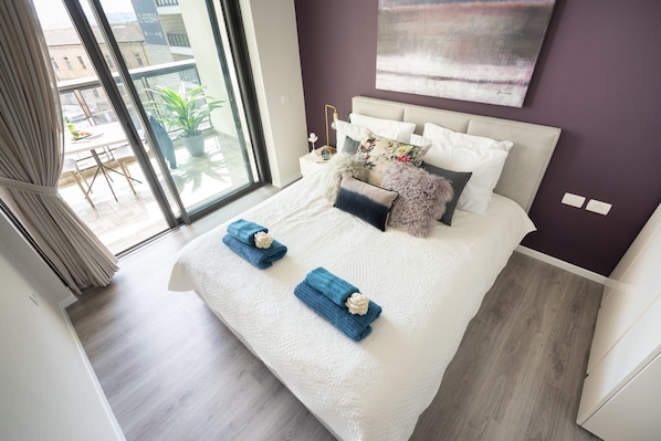 Deluxe Apartment, 1 Double Bed with Sofa bed, City View