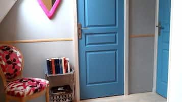 Family Room, Non Smoking, Connecting Rooms | Room amenity