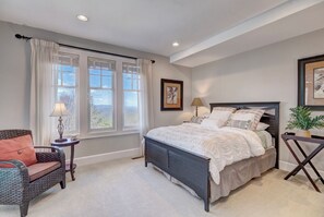 4 slaapkamers, een strijkplank/strijkijzer, gratis wifi, beddengoed