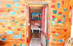 32-inch LED TV with satellite channels, TV