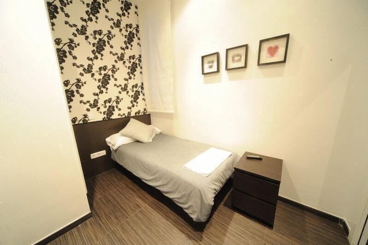 In-room safe, blackout curtains, free WiFi, bed sheets